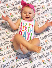 Load image into Gallery viewer, Personalized Blanket - Triple Colored Arrows