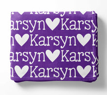 Load image into Gallery viewer, Personalized Kid Blanket - Name and Heart - The Little Arrows
